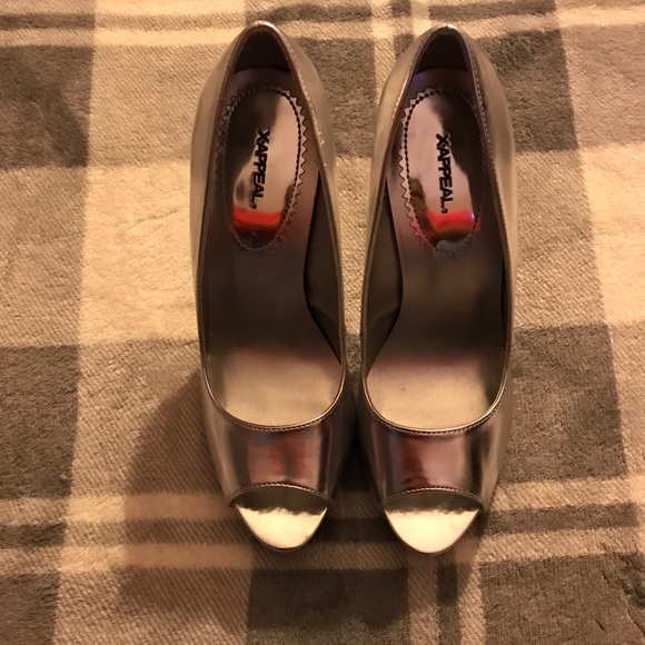 🌟3 for $20🌟Silver heels - Picture 5 of 6